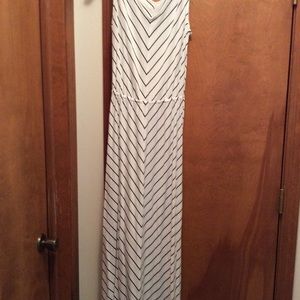 Cute Banana Republic Maxi Dress Size XS!